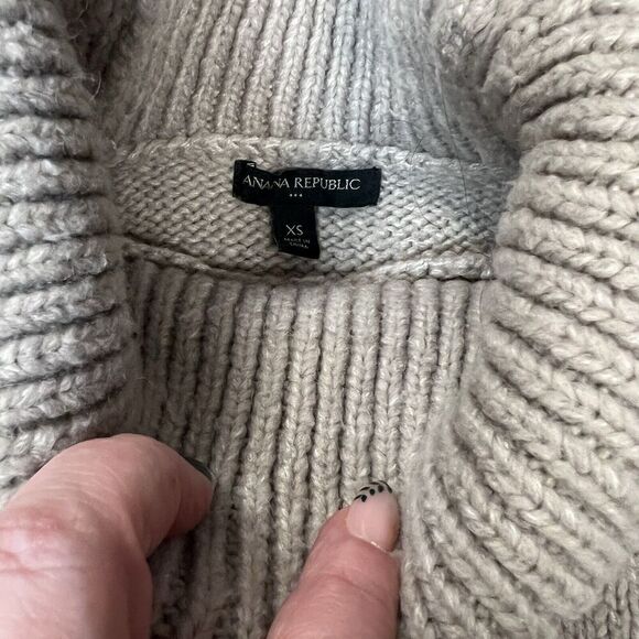 Banana Republic Chunky Cowl-Neck Cropped Sweater In Beechwood Size XS - Picture 3 of 5